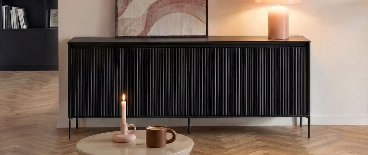 Mid-century modern bez odtwarzania epoki. Jak korzystać z tej estetyki, wybierając nowe meble?
